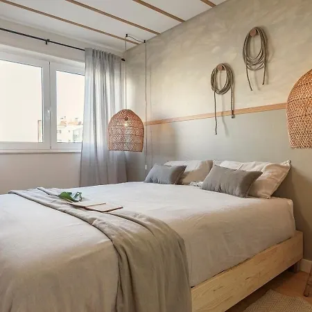 Karimata - 2 Bedrooms And Parking In Arroios アパート