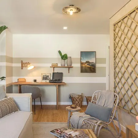 Karimata - 2 Bedrooms And Parking In Arroios アパート