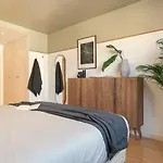 Karimata - 2 Bedrooms And Parking In Arroios * Lisboa