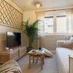 Karimata - 2 Bedrooms And Parking In Arroios *