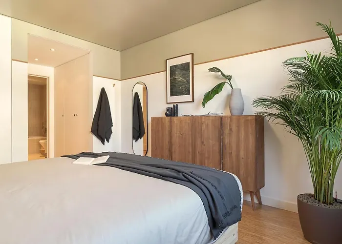 Karimata - 2 Bedrooms And Parking In Arroios * 리스본
